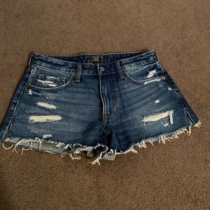 Size 28 (6) Abercrombie & Fitch Low Rise Jean Short